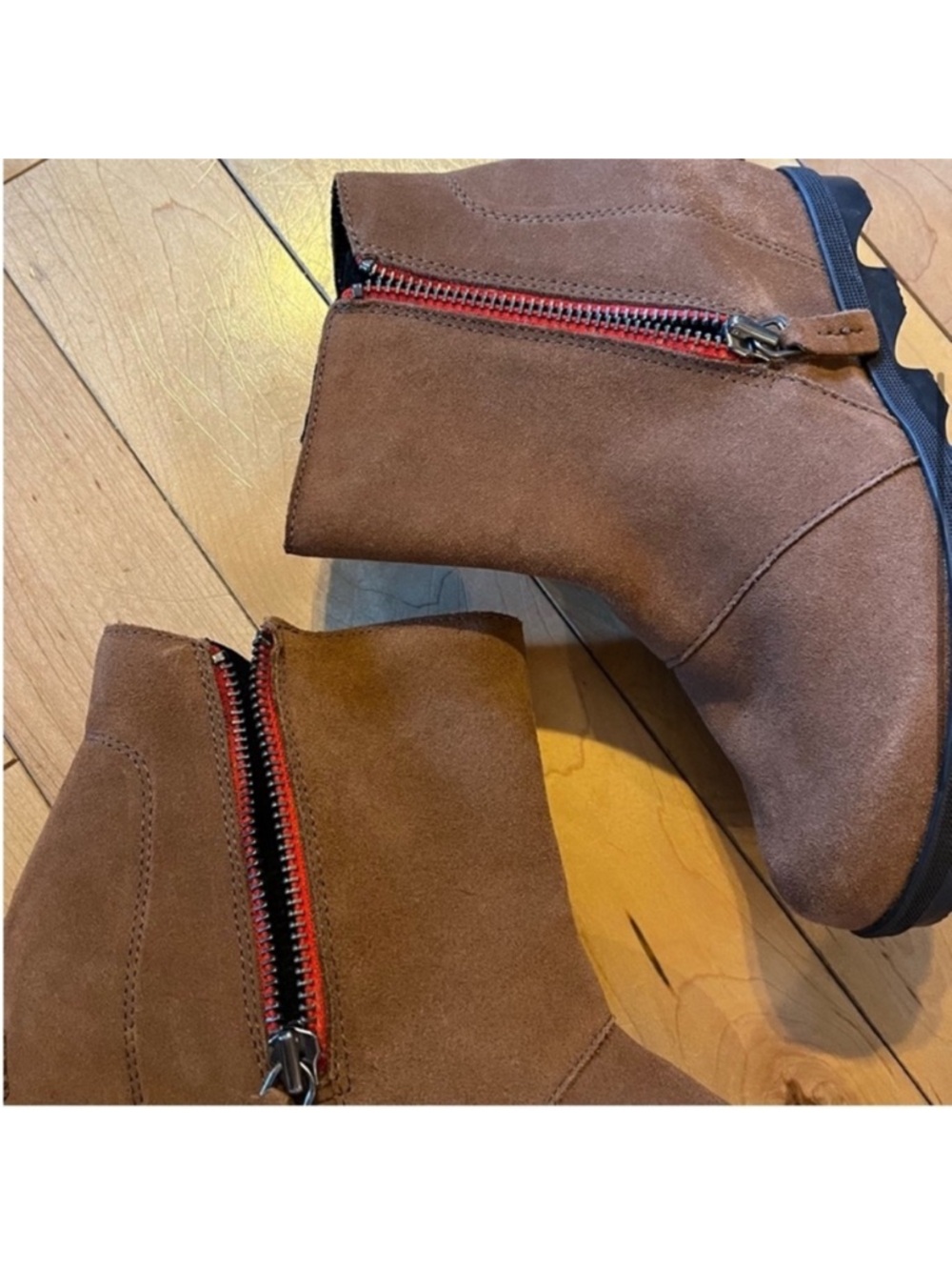 Sorel Joan of Arctic Wedge II Zip Tan and Red Booties size youth 5 or women's 37 - Picture 4 of 9